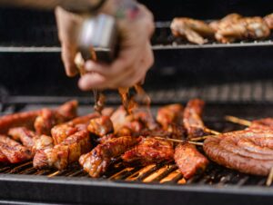 Hoe maak je een BBQ rooster schoon?